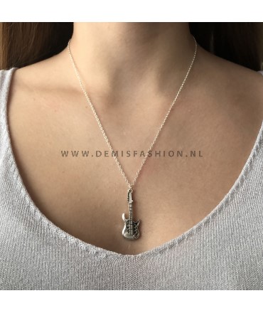 Zilverkleurige gitaar ketting