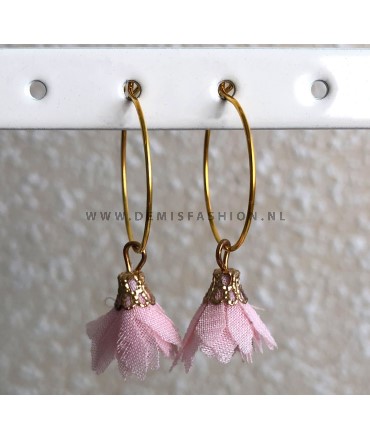 Roze oorbellen Dan
