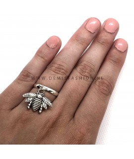 Zilverkleurige bij ring