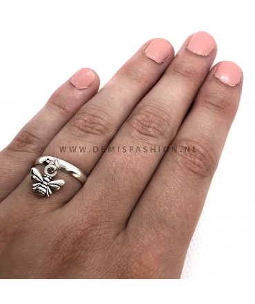 Zilverkleurige bij ring Vera