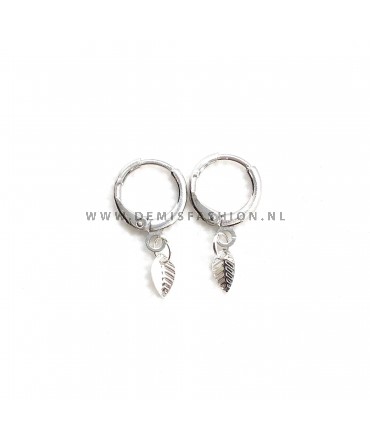 Zilverkleurige ringetjes blad oorbellen