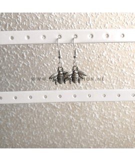 Zilverkleurige bij hangertjes