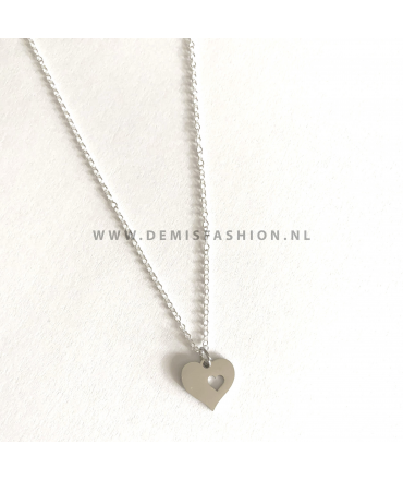 Zilverkleurige hartjes ketting David