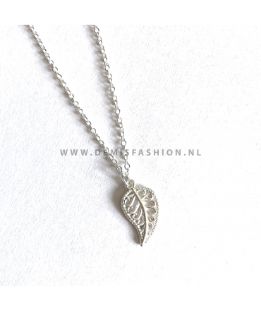 Zilverkleurige blad ketting Dani